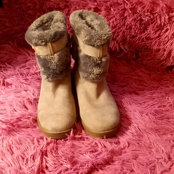 G by GBG guess grey suede boots with grey faux fur - Picture 9 of 10